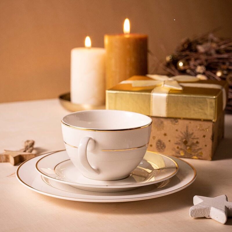 Aura Gold kohvitass ja alustaldrik 2