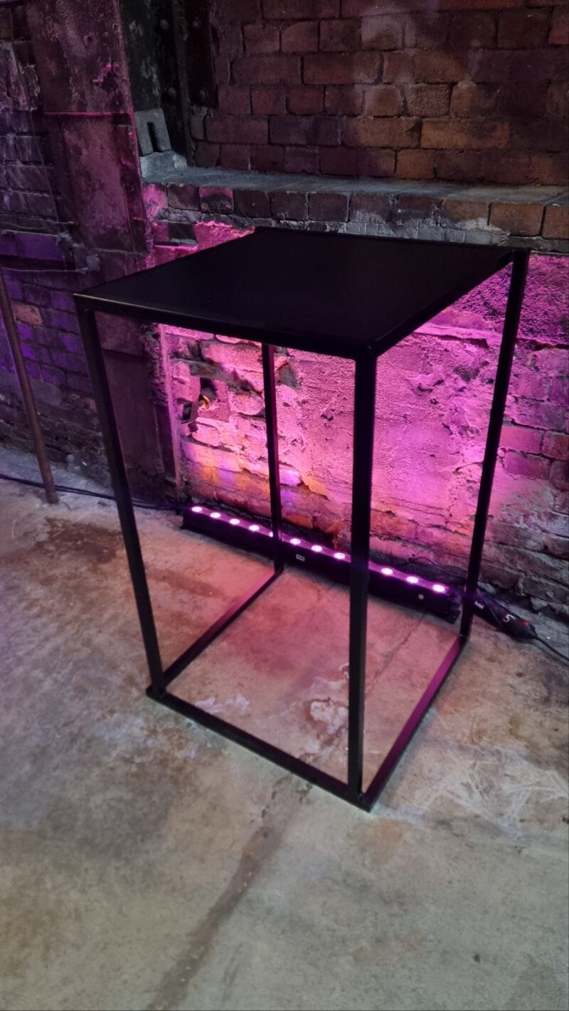 Kubo rent must kubo rent pukklaud must