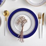 Sinise dekooriga taldrik