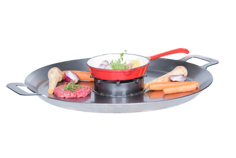 Wild Chef pan 58 with food and saucepan web 4