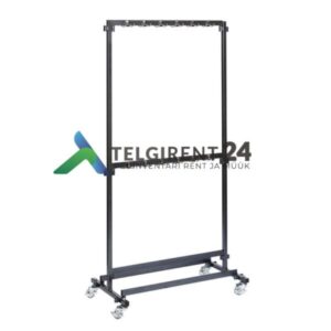 c10001 garderobe 1 meter met haakjes 1 600x600 1 300x300 1 1